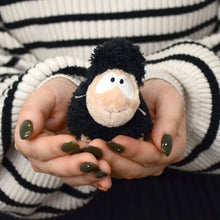画像をギャラリービューアに読み込む, NICI (ニキ)| キーリング ウーリーギャング シープ ブラック 9cm