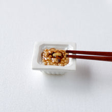 画像をギャラリービューアに読み込む, 4-880 つぶ納豆 箸置き