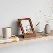 画像をギャラリービューアに読み込む, ポディウム フォトフレーム 14×18 / Umbra アンブラ