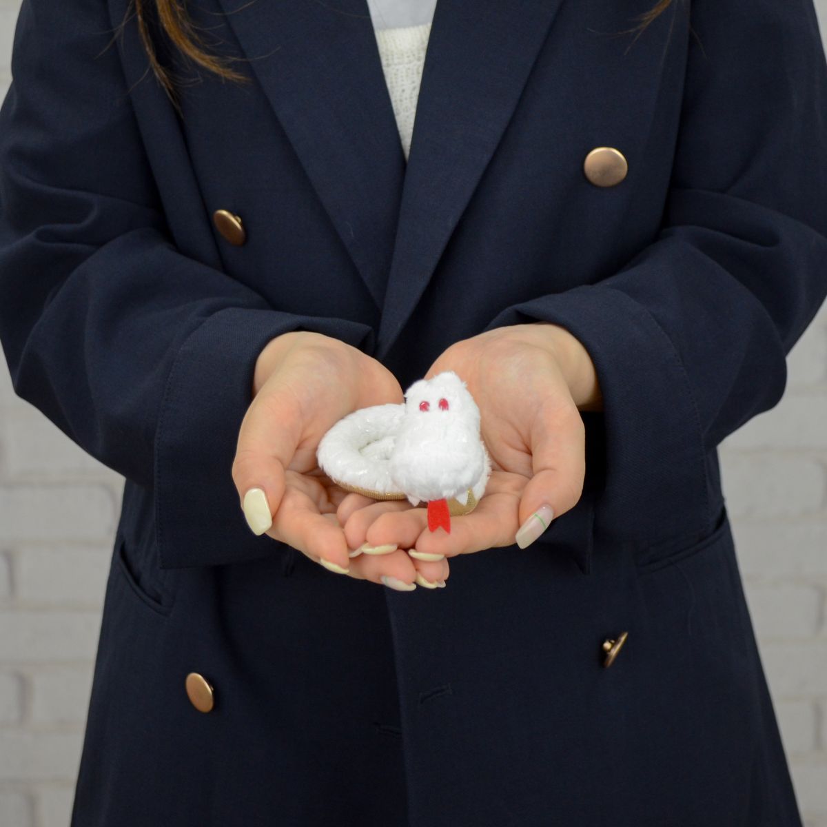 NICI (ニキ）| キーホルダー ヘビ2025 ホワイト×ゴールド 10cm – entre