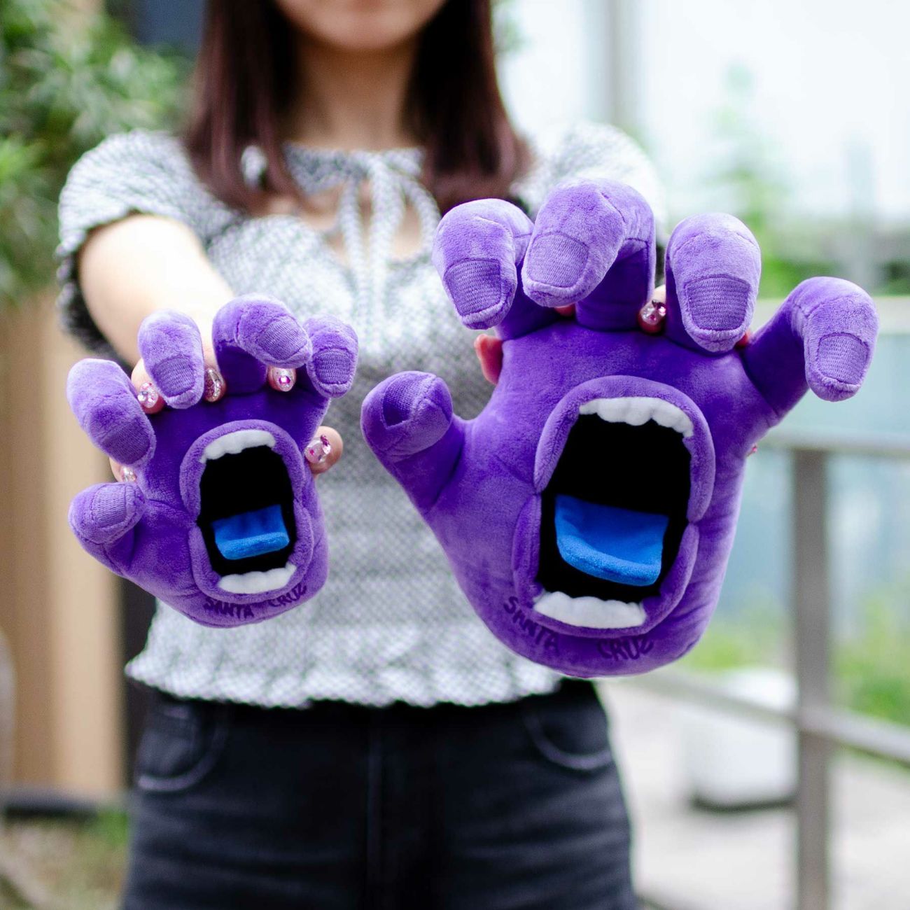 NICI (ニキ）| スクリーミングハンド パープル 25cm /サンタ